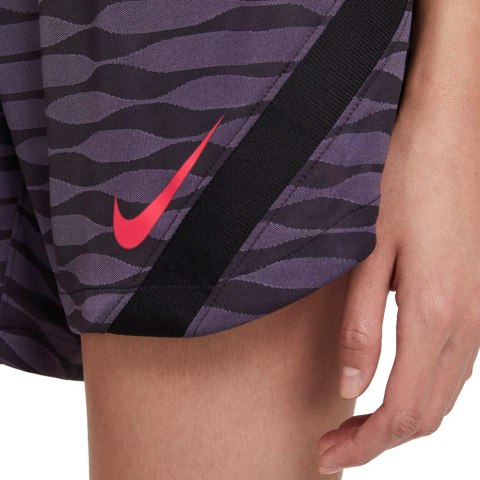 Spodenki damskie Nike Dri-FIT Strike fioletowe CW6095 012 Spodenki damskie Nike Dri-FIT Strike fioletowe CW6095 012