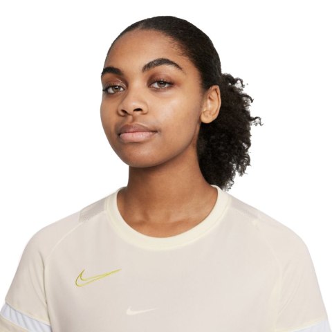 Koszulka damska Nike NK Df Academy 21 Top Ss beżowa CV2627 113 Koszulka damska Nike NK Df Academy 21 Top Ss beżowa CV2627 113