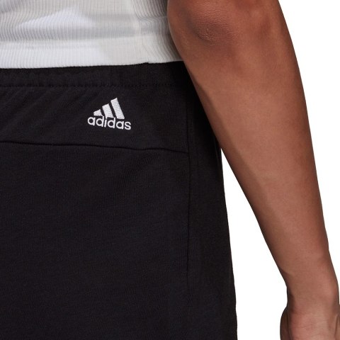 Spodenki damskie adidas Essentials Slim Shorts czarne GM5524 Spodenki damskie adidas Essentials Slim Shorts czarne GM5524