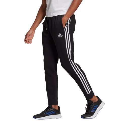 Spodnie męskie adidas Essentials Fleece czarne GK8821 Spodnie męskie adidas Essentials Fleece czarne GK8821
