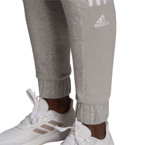 Spodnie damskie adidas Essentials Colorblock Block Cut 3-Stripes Regular Tapered Pants szare HB2768 Spodnie damskie adidas Essentials Colorblock Block Cut 3-Stripes Regular Tapered Pants szare HB2768
