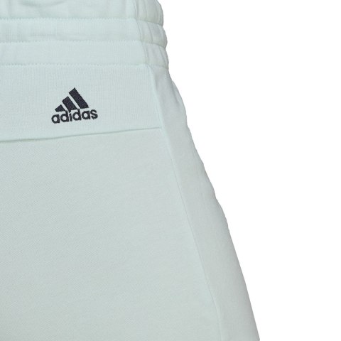 Spodenki damskie adidas Essentials Slim Logo Shorts turkusowe HE9363 Spodenki damskie adidas Essentials Slim Logo Shorts turkusowe HE9363