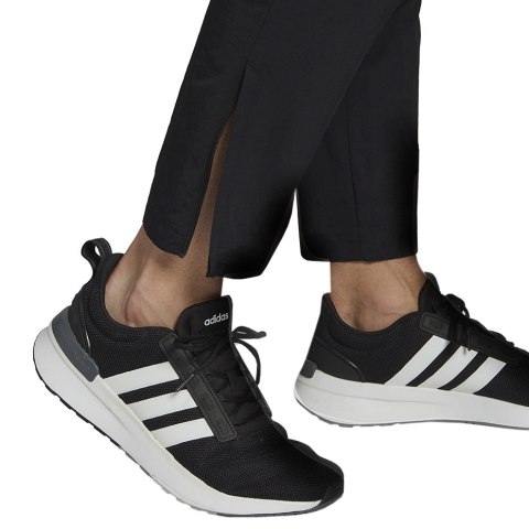 Spodnie męskie adidas Essentials Small Logo Woven Cargo 7/8 Pants HE1859 Spodnie męskie adidas Essentials Small Logo Woven Cargo 7/8 Pants HE1859