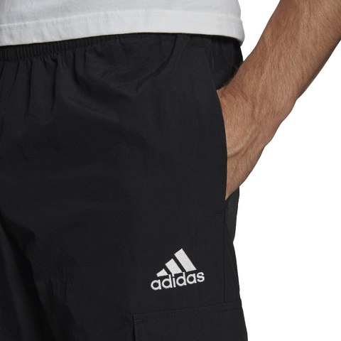 Spodnie męskie adidas Essentials Small Logo Woven Cargo 7/8 Pants HE1859 Spodnie męskie adidas Essentials Small Logo Woven Cargo 7/8 Pants HE1859