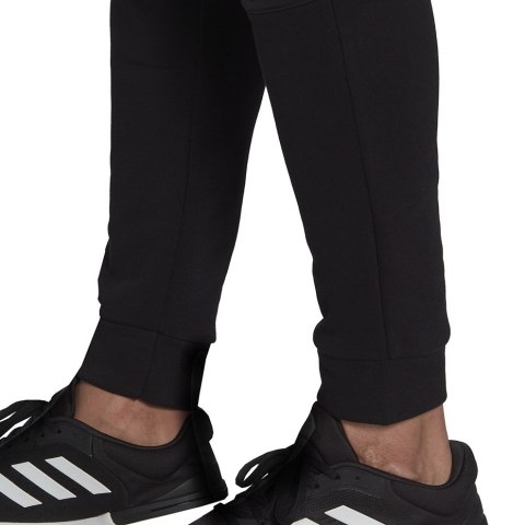 Spodnie męskie adidas Essentials BrandLove French Terry czarne HK0384 Spodnie męskie adidas Essentials BrandLove French Terry czarne HK0384