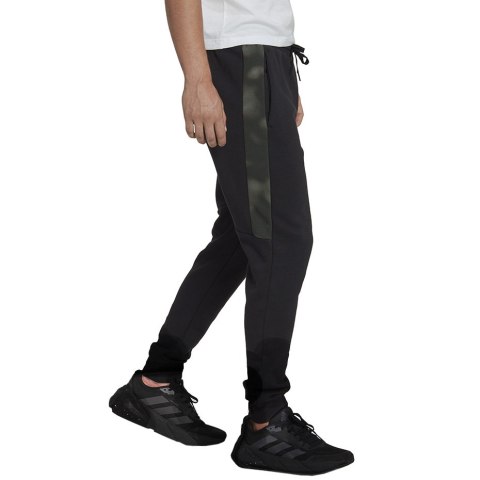 Spodnie męskie adidas Essentials Camo Print Fleece Pant czarne HL6929 Spodnie męskie adidas Essentials Camo Print Fleece Pant czarne HL6929