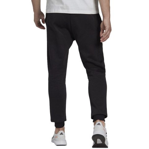 Spodnie męskie adidas Essentials Fleece Regular Tapered czarne HL2236 Spodnie męskie adidas Essentials Fleece Regular Tapered czarne HL2236