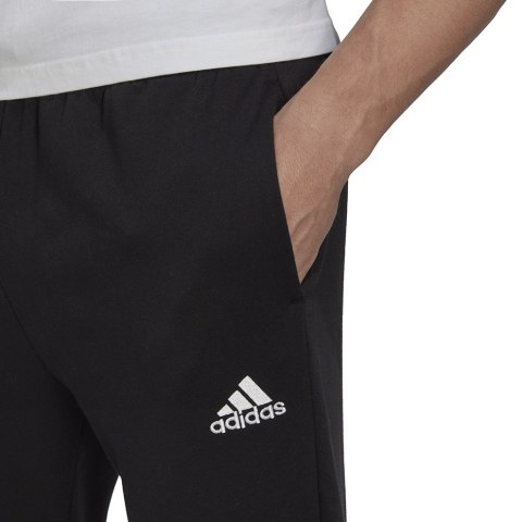 Spodnie męskie adidas Essentials Fleece Regular Tapered czarne HL2236 Spodnie męskie adidas Essentials Fleece Regular Tapered czarne HL2236