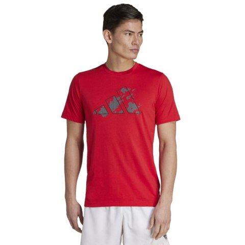 Koszulka męska adidas Train Essentials Seasonal Training Graphic czerwona IJ9604 Koszulka męska adidas Train Essentials Seasonal Training Graphic czerwona IJ9604