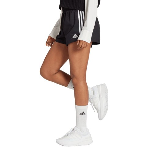 Spodenki damskie adidas Essentials 3-Stripes Woven czarne HT3397 Spodenki damskie adidas Essentials 3-Stripes Woven czarne HT3397