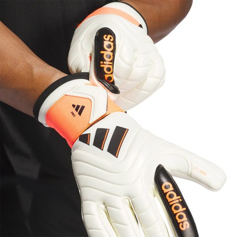 Rękawice bramkarskie adidas Copa GL Pro beżowo-pomarańczowe IQ4013 Rękawice bramkarskie adidas Copa GL Pro beżowo-pomarańczowe IQ4013