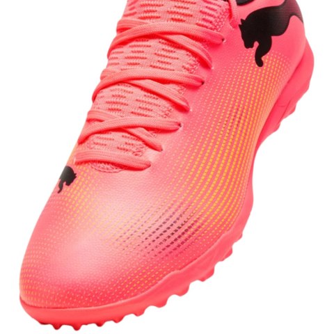 Buty piłkarskie Puma Future 7 Play TT 107726 03 Buty piłkarskie Puma Future 7 Play TT 107726 03