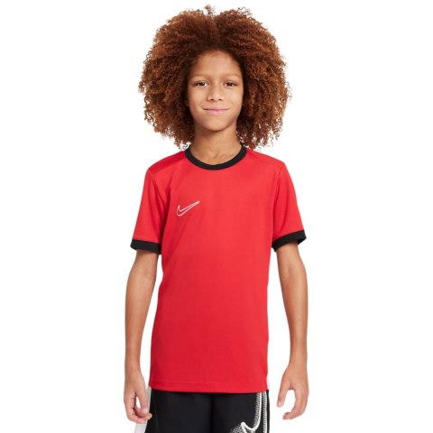 Koszulka dla dzieci Nike Dri-Fit Academy 25 SS czerwona FZ9758 657 Koszulka dla dzieci Nike Dri-Fit Academy 25 SS czerwona FZ9758 657