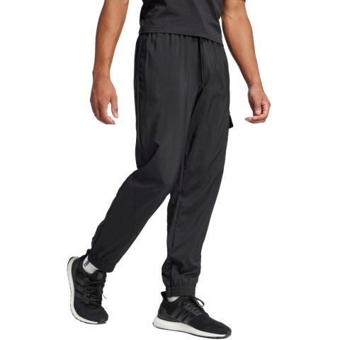 Spodnie męskie adidas Essentials Small Logo Cargo czarne JF3538 Spodnie męskie adidas Essentials Small Logo Cargo czarne JF3538