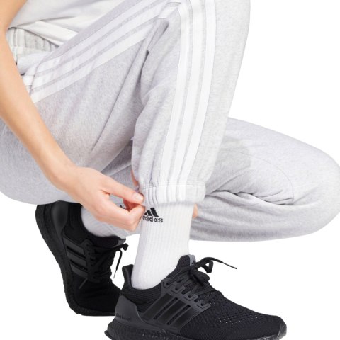 Spodnie damskie adidas Essentials 3-Stripes Fleece Loose-Fit szare IN6178 Spodnie damskie adidas Essentials 3-Stripes Fleece Loose-Fit szare IN6178