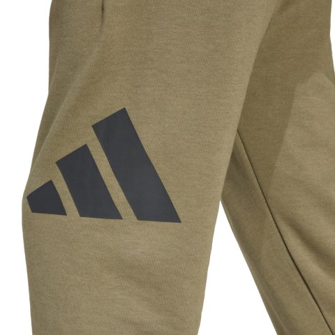Spodnie męskie adidas Essentials Big Logo French Terry oliwkowe JE8970 Spodnie męskie adidas Essentials Big Logo French Terry oliwkowe JE8970