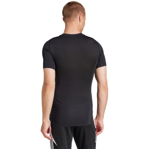 Koszulka męska adidas Techfit Short Sleeve Tee czarna JP4674 Koszulka męska adidas Techfit Short Sleeve Tee czarna JP4674