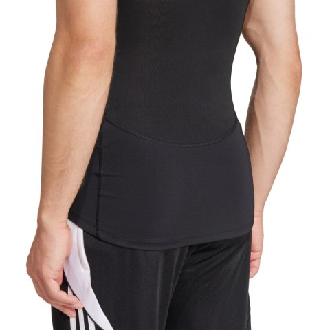 Koszulka męska adidas Techfit Short Sleeve Tee czarna JP4674 Koszulka męska adidas Techfit Short Sleeve Tee czarna JP4674