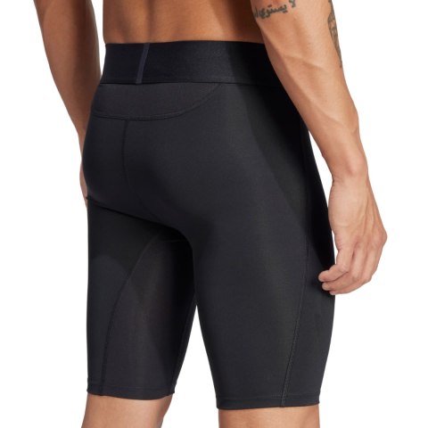 Podspodenki męskie adidas Techfit Tight czarne JP1477 Podspodenki męskie adidas Techfit Tight czarne JP1477