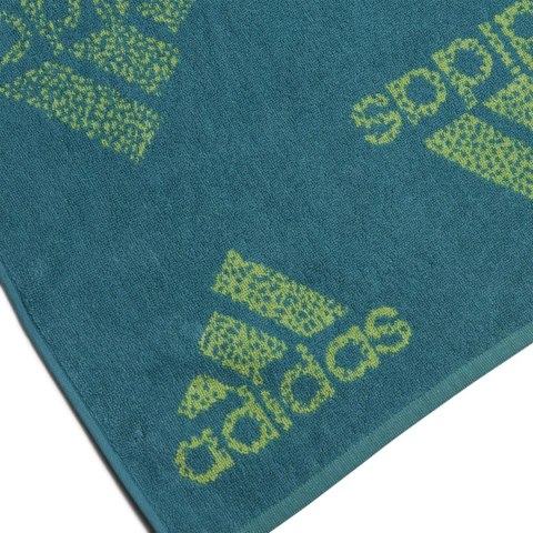 Ręcznik sportowy adidas Branded Must-Have Towel zielony IA7056 Ręcznik sportowy adidas Branded Must-Have Towel zielony IA7056