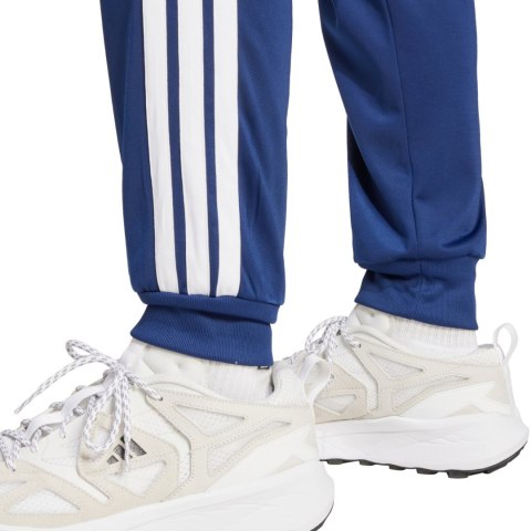 Spodnie męskie adidas 3-Stripes Tricot Regular Tapered granatowe JI8812 Spodnie męskie adidas 3-Stripes Tricot Regular Tapered granatowe JI8812