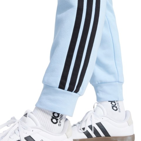 Spodnie męskie adidas Essentials 3-Stripes Fleece błękitne JE6315 Spodnie męskie adidas Essentials 3-Stripes Fleece błękitne JE6315