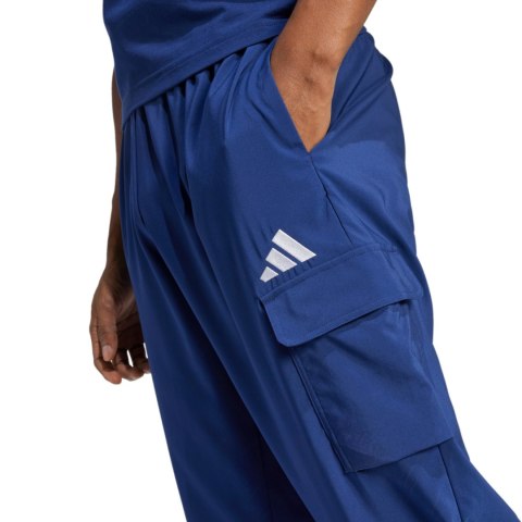 Spodnie męskie adidas Essentials Small Logo Cargo niebieskie JD1825 Spodnie męskie adidas Essentials Small Logo Cargo niebieskie JD1825