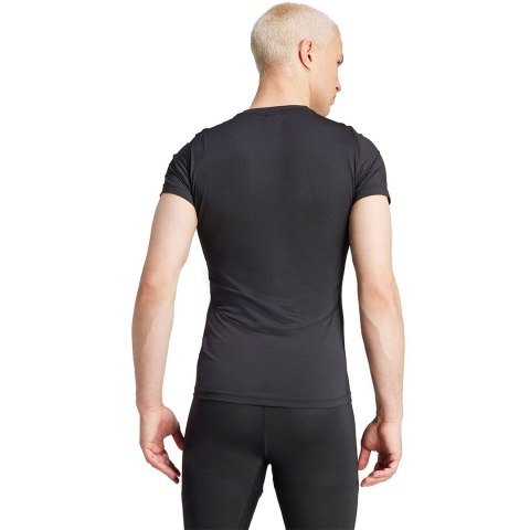 Koszulka męska adidas Techfit Aeroready Short Sleeve czarna IS7606 Koszulka męska adidas Techfit Aeroready Short Sleeve czarna IS7606