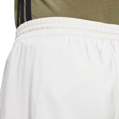 Spodenki męskie adidas Essentials Small Logo Cargo Chelsea białe JD1828 Spodenki męskie adidas Essentials Small Logo Cargo Chelsea białe JD1828