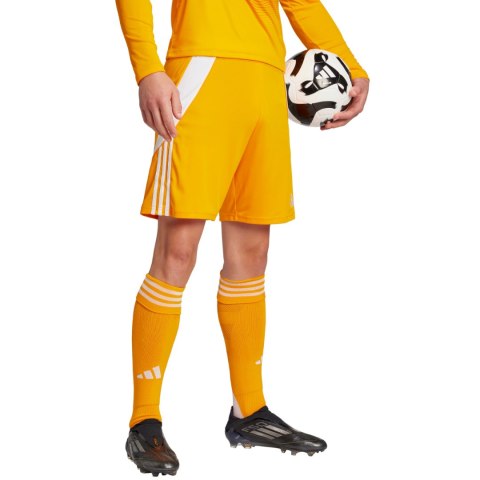 Spodenki męskie adidas Tiro 24 pomarańczowe JN4497 Spodenki męskie adidas Tiro 24 pomarańczowe JN4497