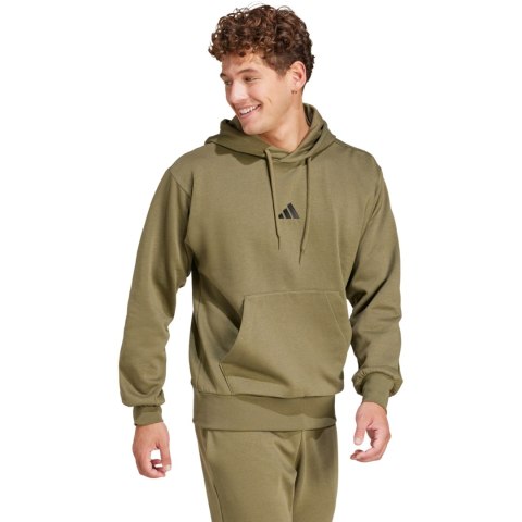 Bluza męska adidas Essentials Feelcozy Fleece oliwkowa JE3799 Bluza męska adidas Essentials Feelcozy Fleece oliwkowa JE3799