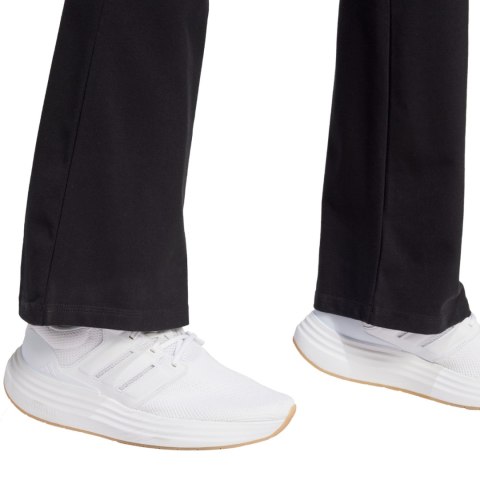 Legginsy damskie adidas Essentials Small Logo Flared czarne JD9961 Legginsy damskie adidas Essentials Small Logo Flared czarne JD9961