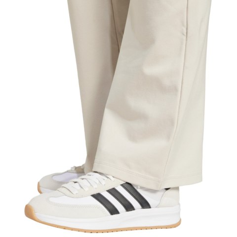 Legginsy damskie adidas Essentials Small Logo Flared kremowe JD3072 Legginsy damskie adidas Essentials Small Logo Flared kremowe JD3072
