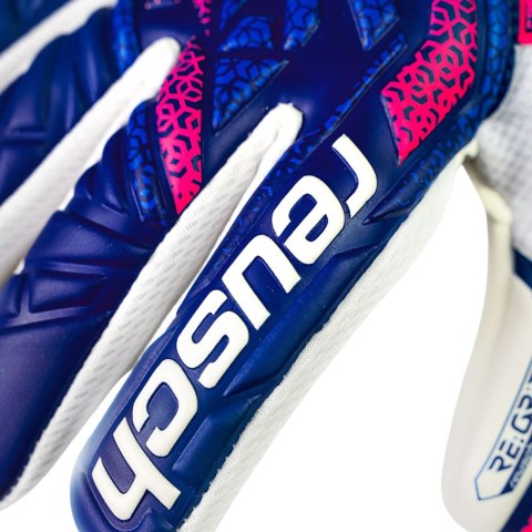 Rękawice bramkarskie Reusch Attrakt RE: Grip NC Junior biało-niebieskie 5572535 4310 Rękawice bramkarskie Reusch Attrakt RE: Grip NC Junior biało-niebieskie 5572535 4310