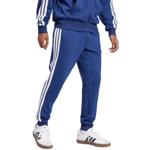 Spodnie męskie adidas Essentials 3-Stripes Fleece niebieskie JD1859 Spodnie męskie adidas Essentials 3-Stripes Fleece niebieskie JD1859