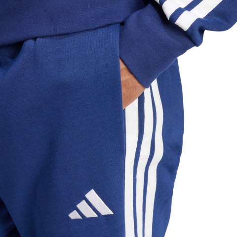 Spodnie męskie adidas Essentials 3-Stripes Fleece niebieskie JD1859 Spodnie męskie adidas Essentials 3-Stripes Fleece niebieskie JD1859