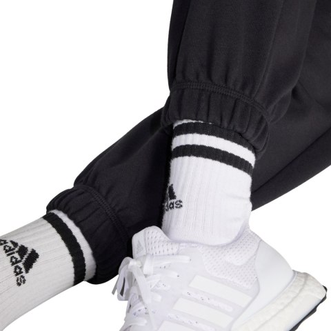 Spodnie damskie adidas Essentials Linear French Terry Cuffed czarne JC5948 Spodnie damskie adidas Essentials Linear French Terry Cuffed czarne JC5948