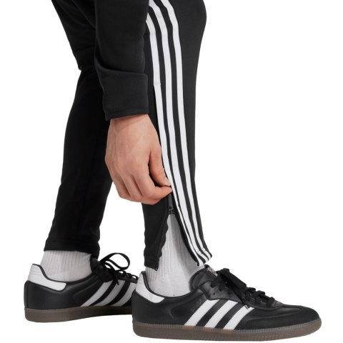 Spodnie męskie adidas Tiro 25 Essentials Winterized czarne JN9470