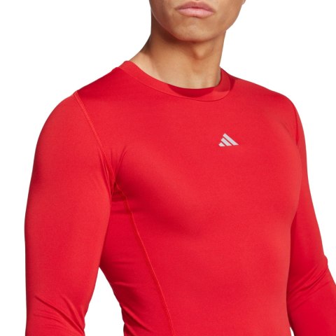 Koszulka męska adidas Techfit Long Sleeve Tee czerwona JP2926