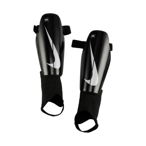 Ochraniacze piłkarskie Nike Charge czarne DX4608 010