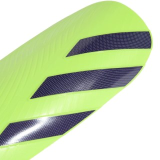 Ochraniacze piłkarskie adidas Tiro Club zielone JD6024