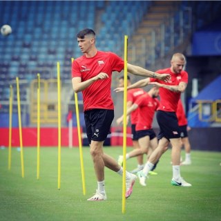 Tyczka treningowa Yakima Sport metalowa końcówka 1,6 m niebieska 100646