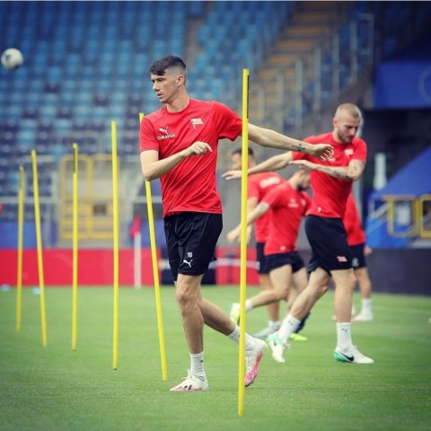 Tyczka treningowa Yakima Sport metalowa końcówka 1,6 m niebieska 100646