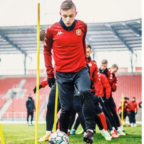 Tyczka treningowa Yakima Sport metalowa końcówka 1,6 m niebieska 100646